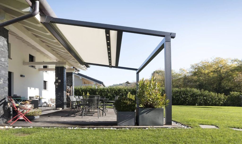 pergola in alluminio con tenda scorrevole